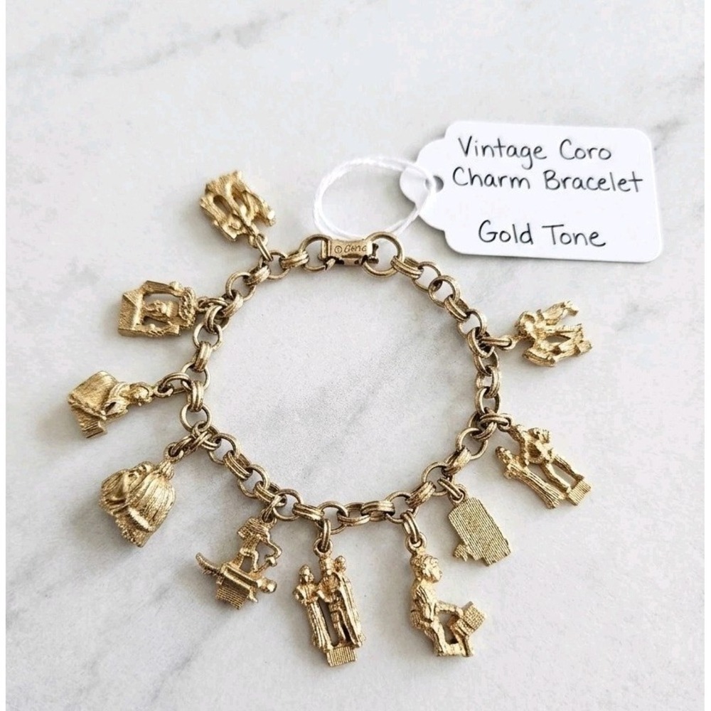 Vtg Coro Charm Bracelet‎ Gold Tone Textured Figurial Character Story Art Retro